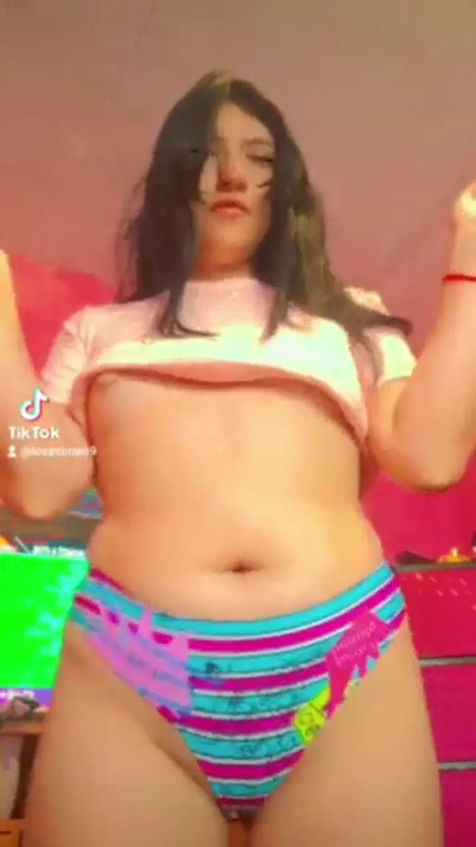 Portada de EL MEJOR TIK TOK PARA QUE TE CALIENTES Y TE SAQUES LECHE DE ESA RICA VERGA